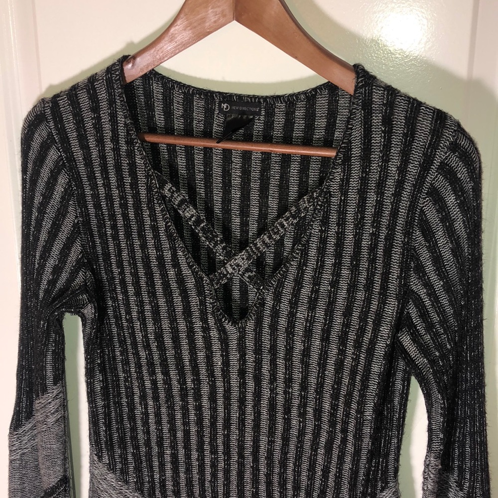 NEW DIRECTIONS Long Sleeve Knitted Dress